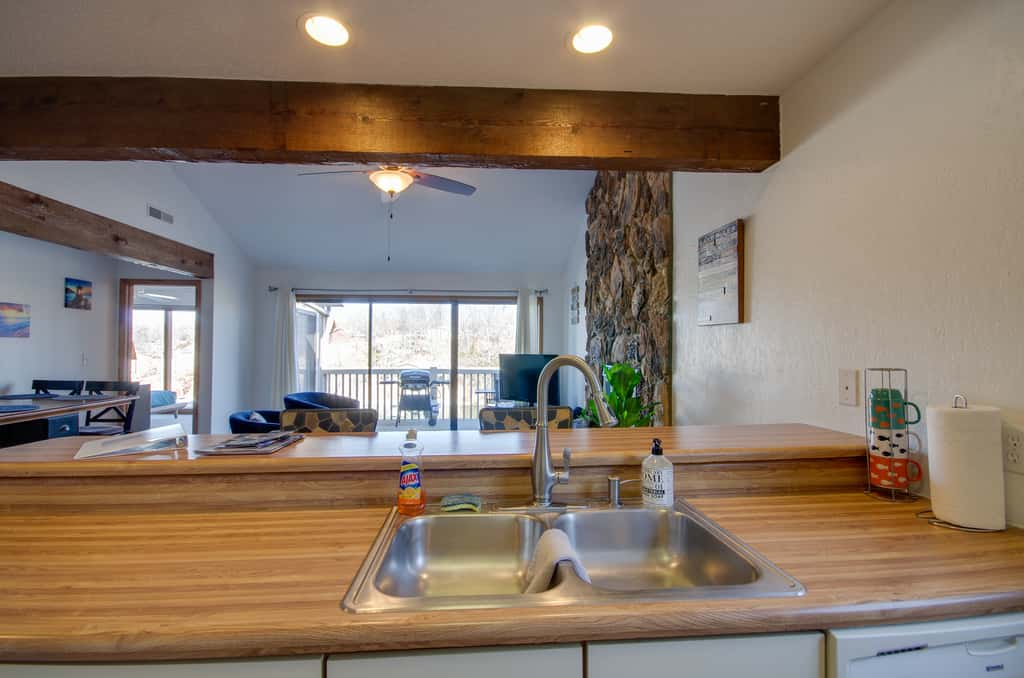 Pool & Lake Access! 3rd-Floor Osage Beach Retreat