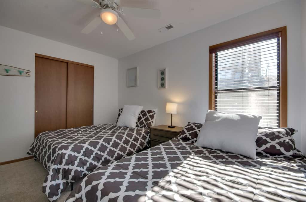 Pool & Lake Access! 3rd-Floor Osage Beach Retreat