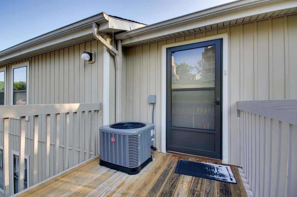 Pool & Lake Access! 3rd-Floor Osage Beach Retreat