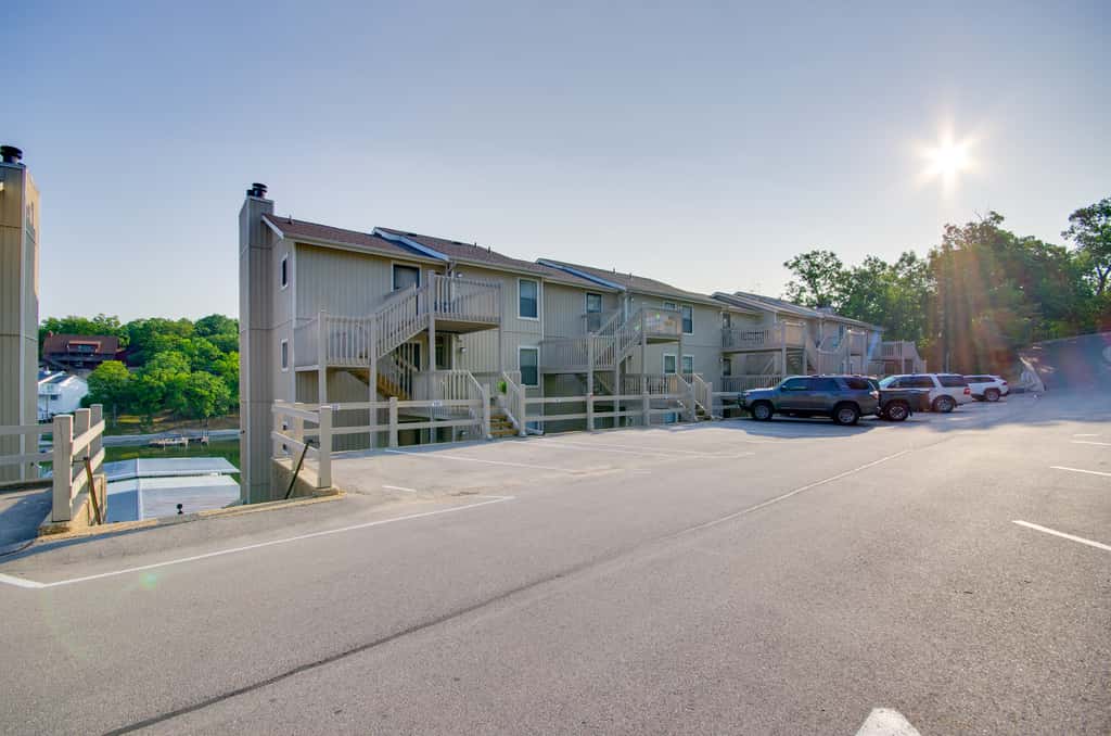 Pool & Lake Access! 3rd-Floor Osage Beach Retreat