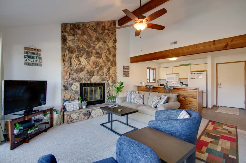 Pool & Lake Access! 3rd-Floor Osage Beach Retreat
