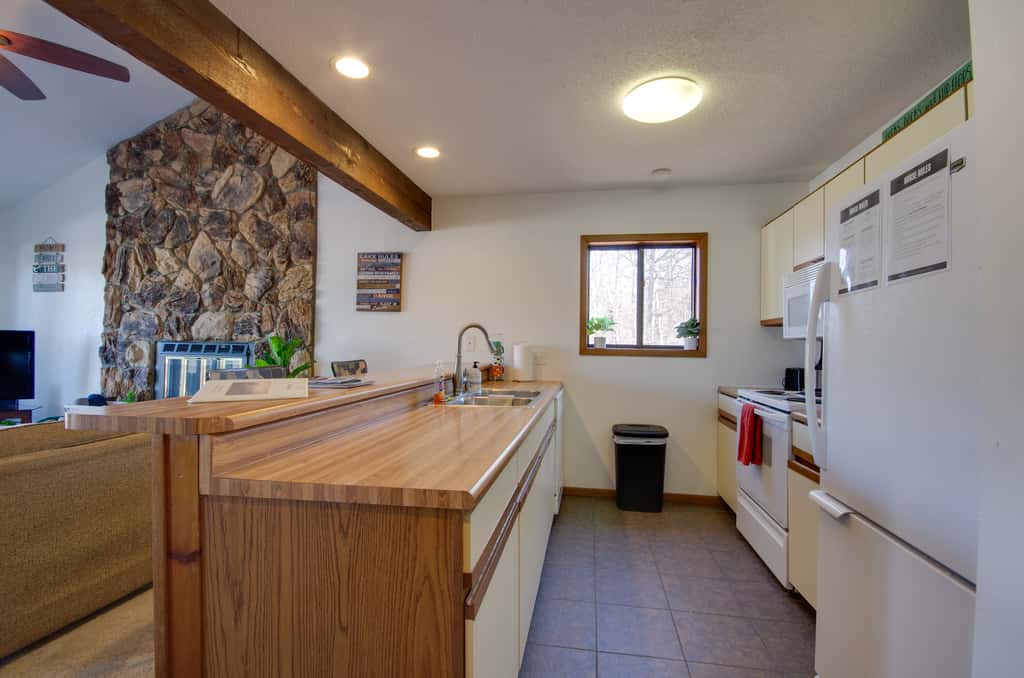 Pool & Lake Access! 3rd-Floor Osage Beach Retreat