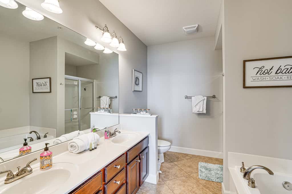 Furnished Porch, Resort Pools! Lands End Condo