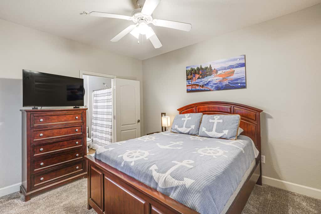 Furnished Porch, Resort Pools! Lands End Condo