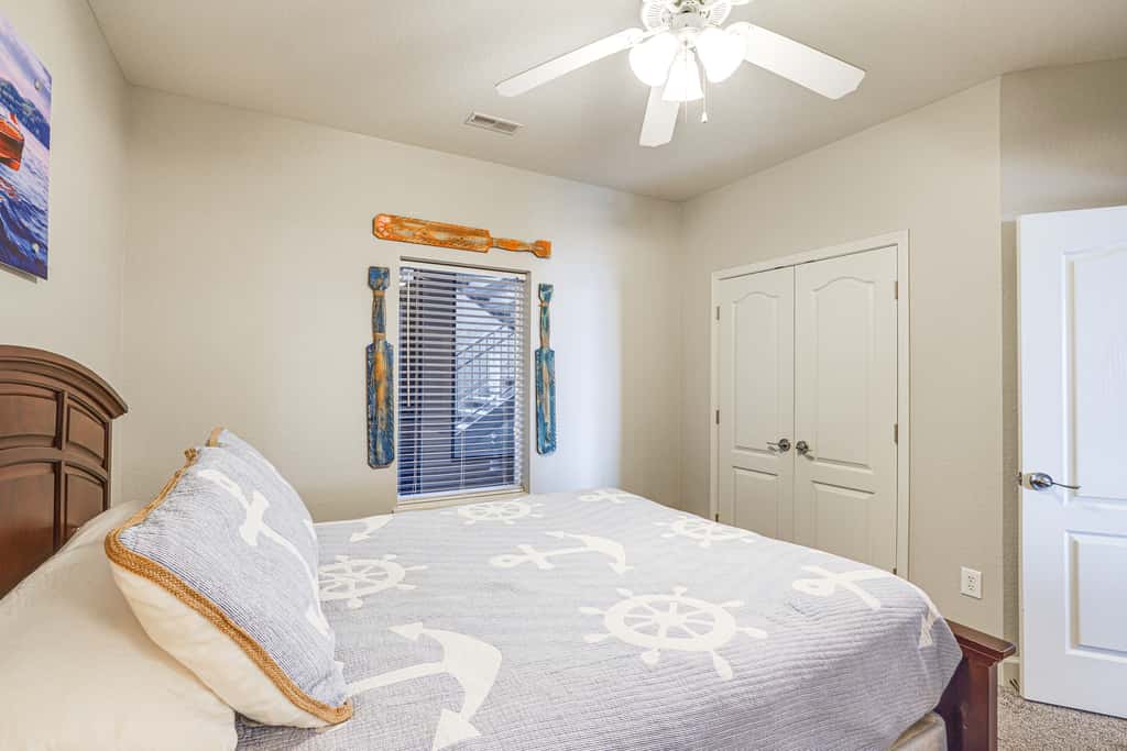 Furnished Porch, Resort Pools! Lands End Condo