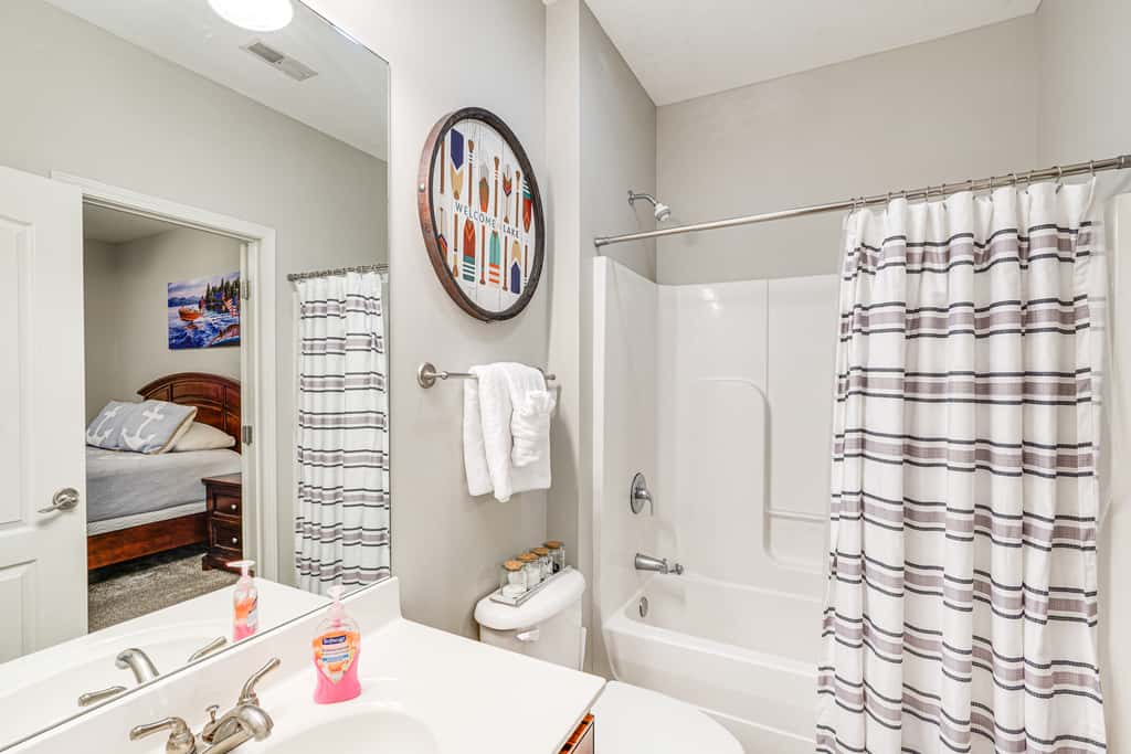 Furnished Porch, Resort Pools! Lands End Condo
