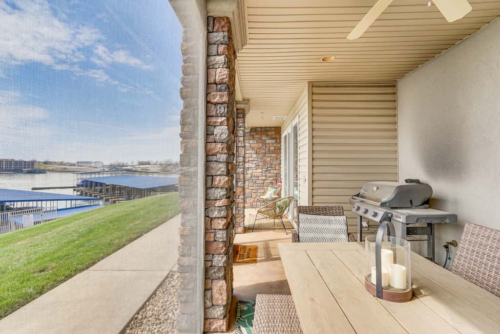 Furnished Porch, Resort Pools! Lands End Condo