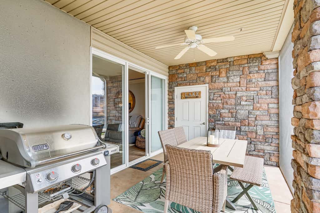 Furnished Porch, Resort Pools! Lands End Condo