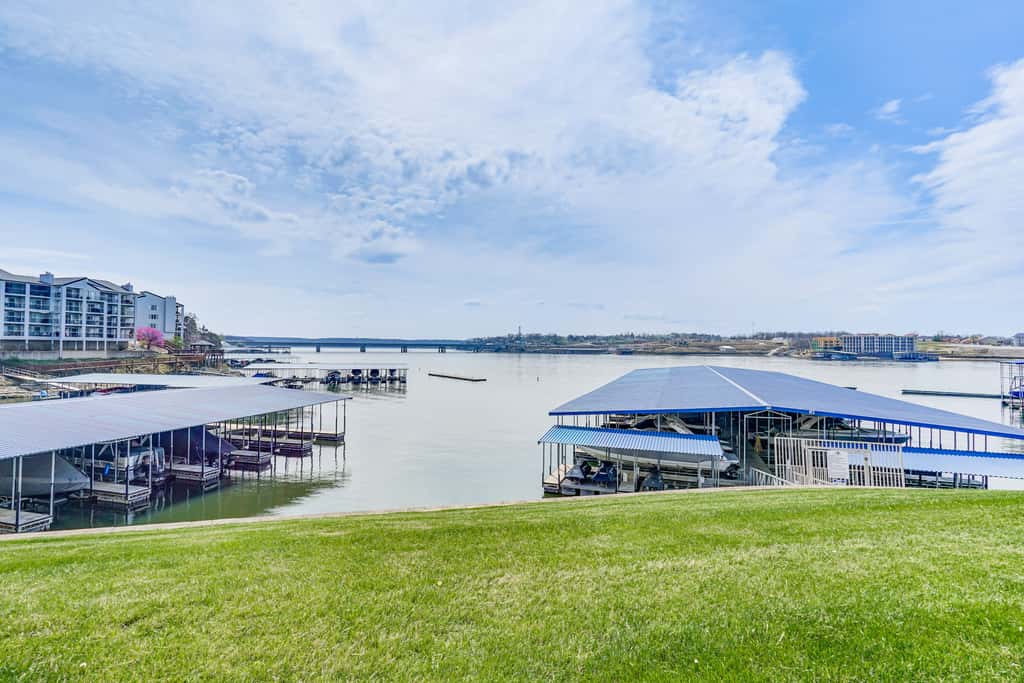 Furnished Porch, Resort Pools! Lands End Condo