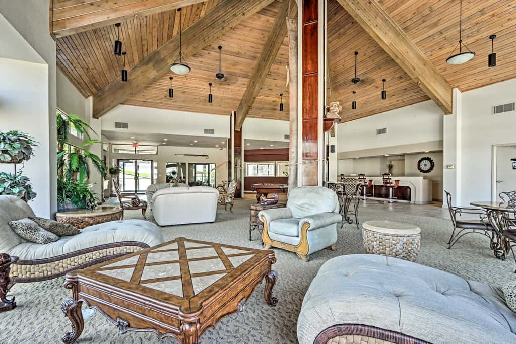 Furnished Porch, Resort Pools! Lands End Condo