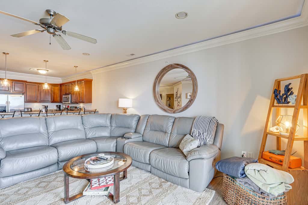 Furnished Porch, Resort Pools! Lands End Condo