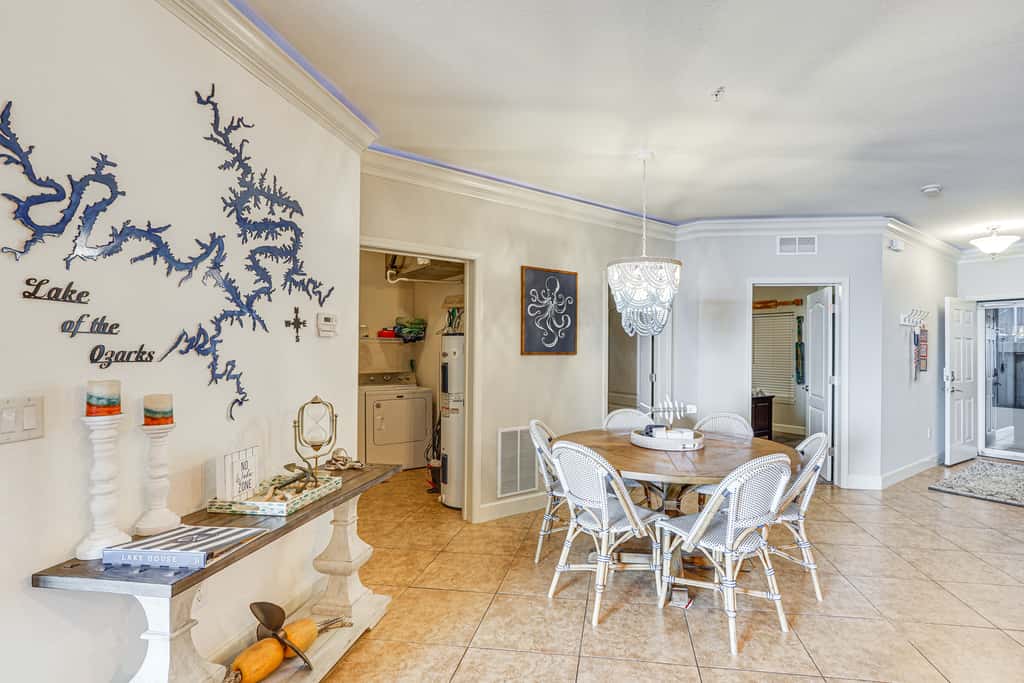 Furnished Porch, Resort Pools! Lands End Condo