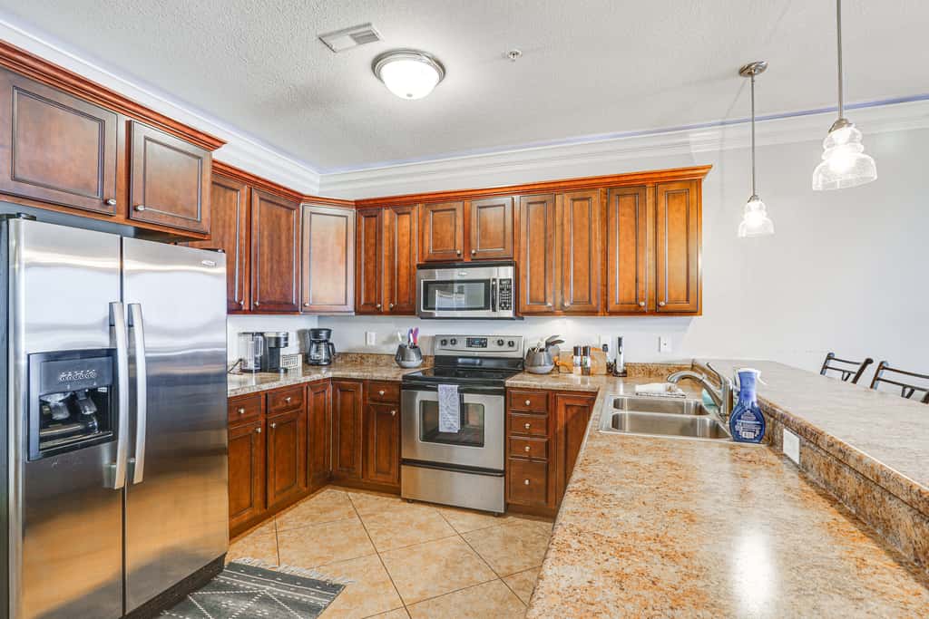 Furnished Porch, Resort Pools! Lands End Condo