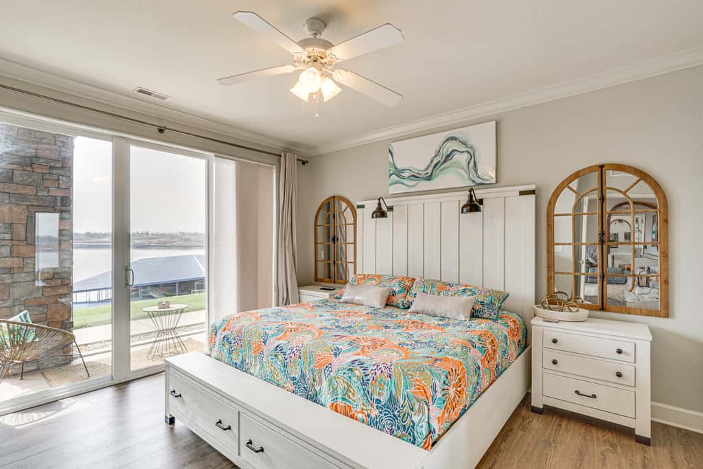 Furnished Porch, Resort Pools! Lands End Condo