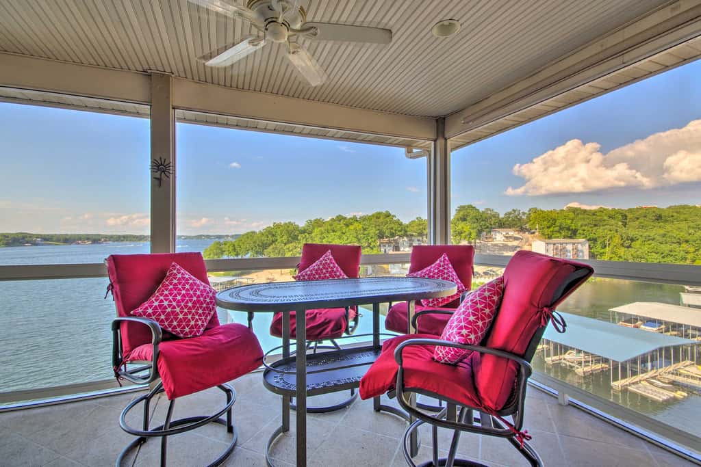 Relax by Pools: Top-Floor Lands End Corner Unit