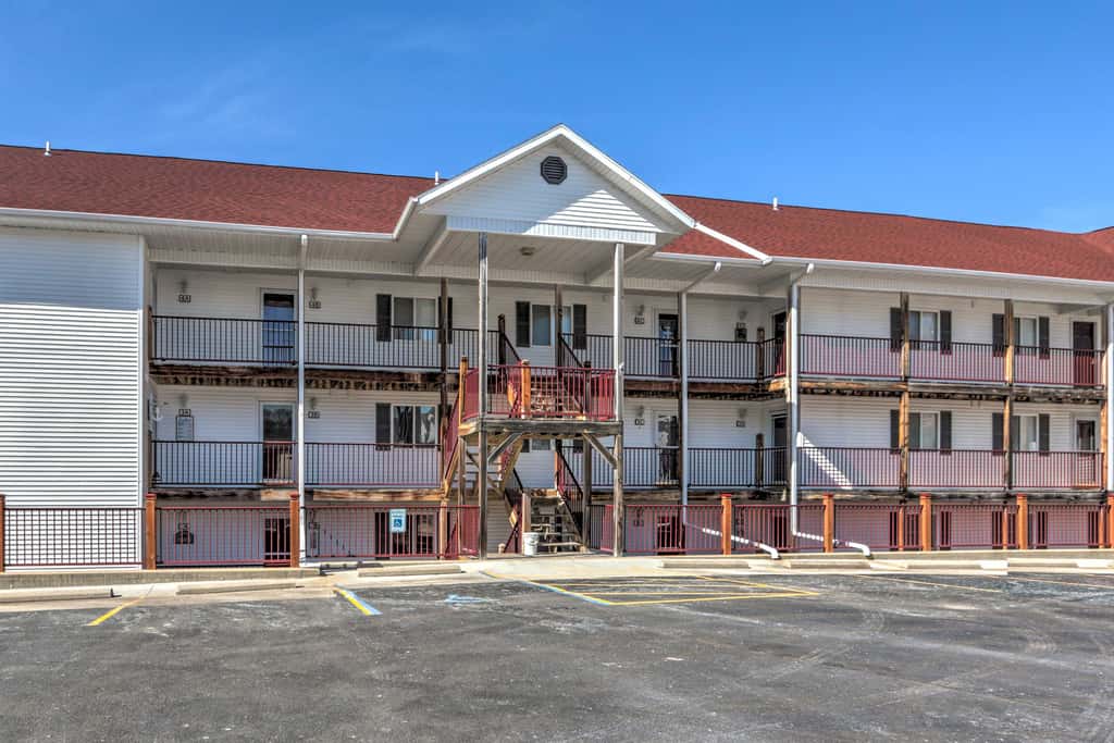 Boat, Fish & Swim On-Site: Lake of The Ozarks Unit