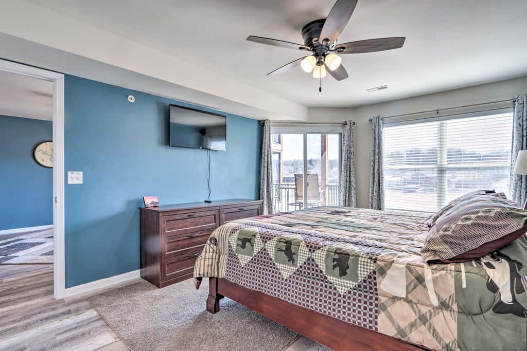 Boat Ramp, Dock & Slip: Step-Free Camdenton Condo!