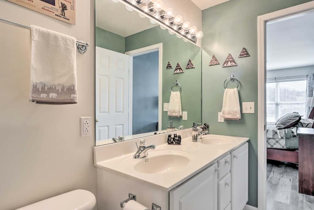 Boat Ramp, Dock & Slip: Step-Free Camdenton Condo!