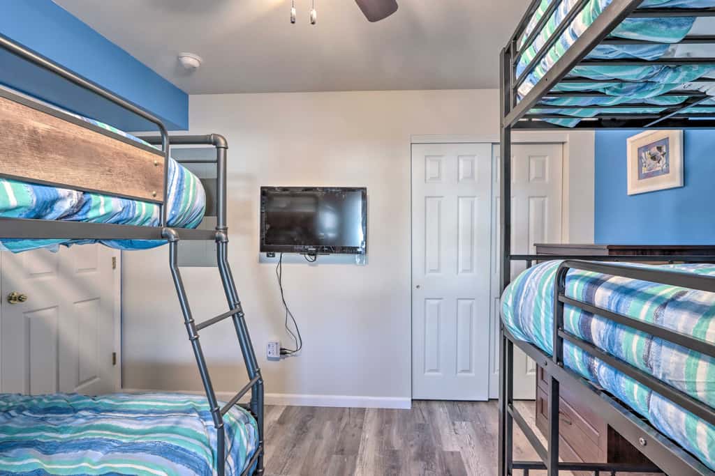 Boat Ramp, Dock & Slip: Step-Free Camdenton Condo!