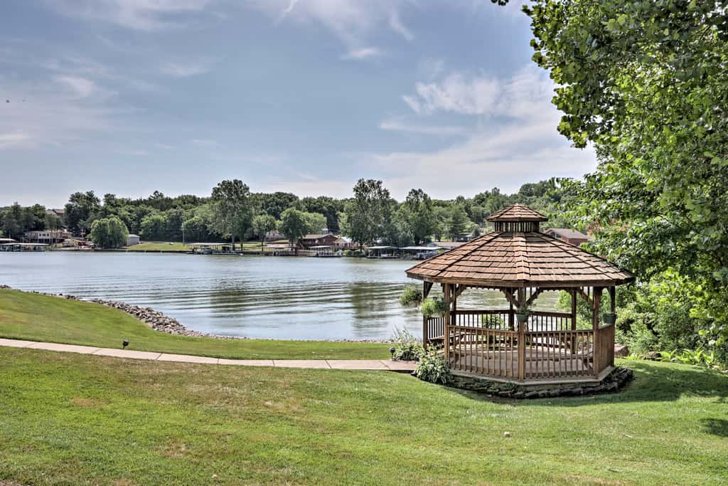 Boat Ramp, Dock & Slip: Step-Free Camdenton Condo!