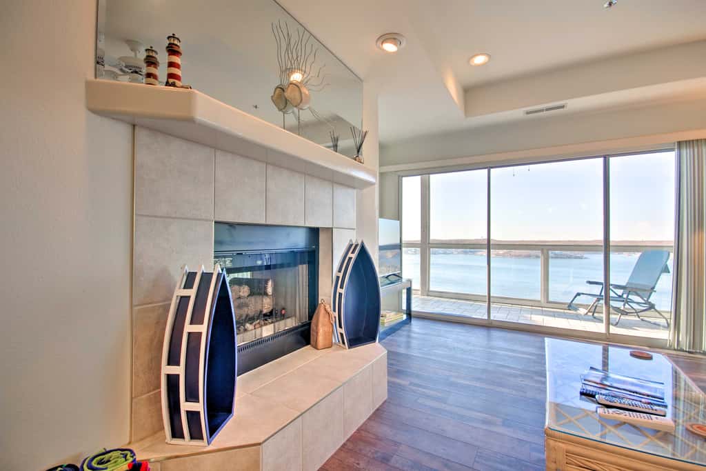 Pool + Water Views! 3rd-Floor Lake Ozark Retreat