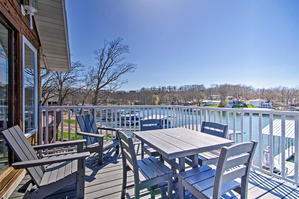 Boat Dock, Lake-View Decks! Ozarks Reunion Retreat