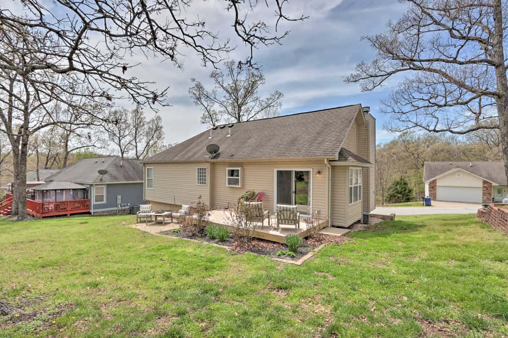 < 1 Mi to Marina: Family-Friendly Osage Beach Home