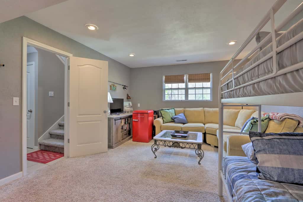 < 1 Mi to Marina: Family-Friendly Osage Beach Home