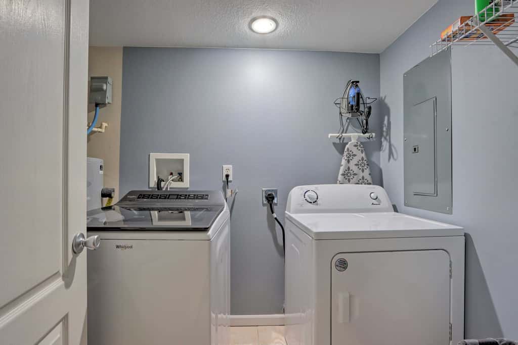 < 1 Mi to Marina: Family-Friendly Osage Beach Home