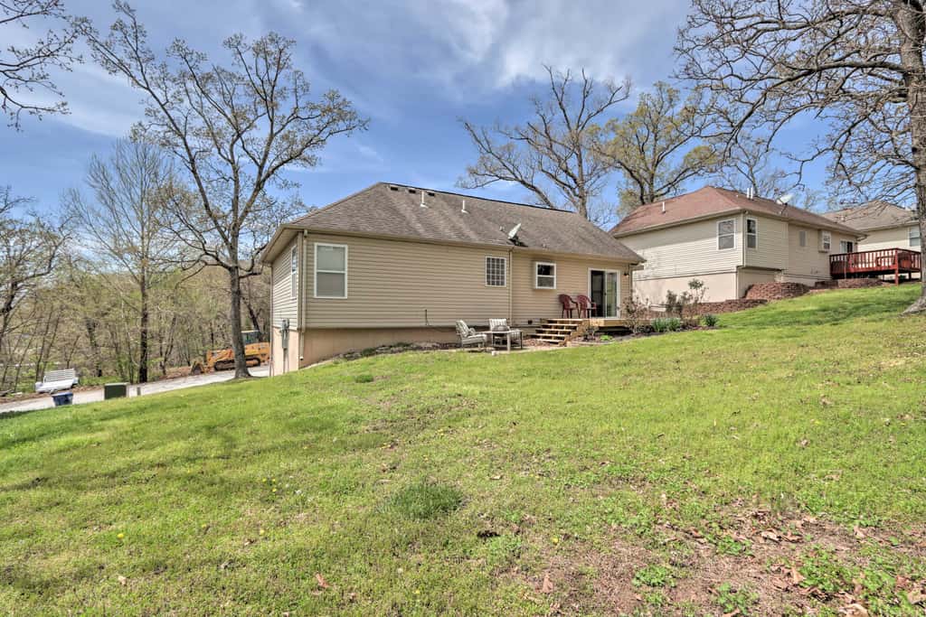 < 1 Mi to Marina: Family-Friendly Osage Beach Home