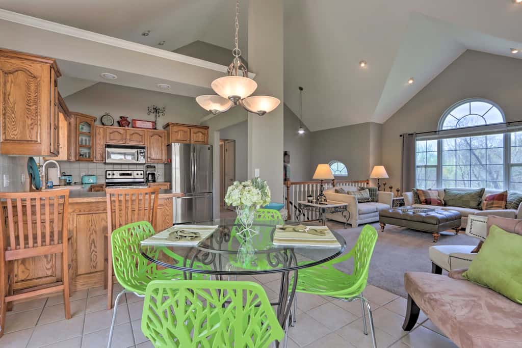 < 1 Mi to Marina: Family-Friendly Osage Beach Home