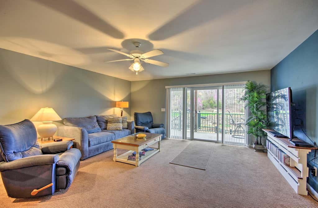 Lake-View Patio, Pool Table! Camdenton Family Unit