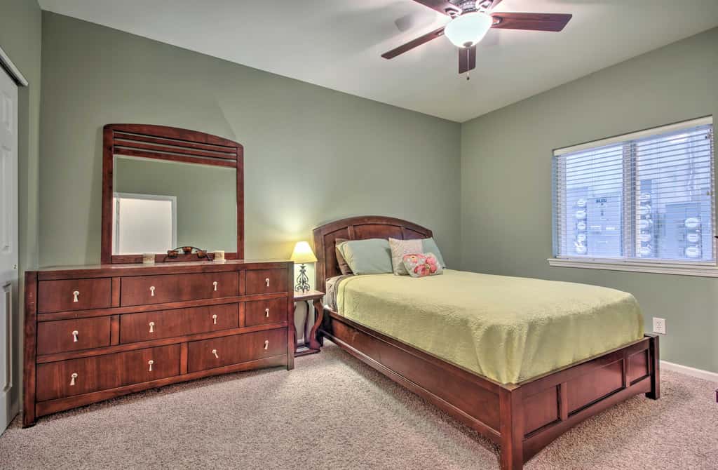 Lake-View Patio, Pool Table! Camdenton Family Unit