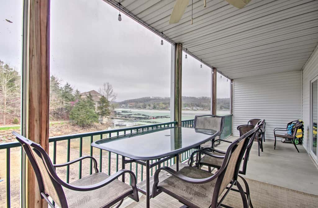 Lake-View Patio, Pool Table! Camdenton Family Unit