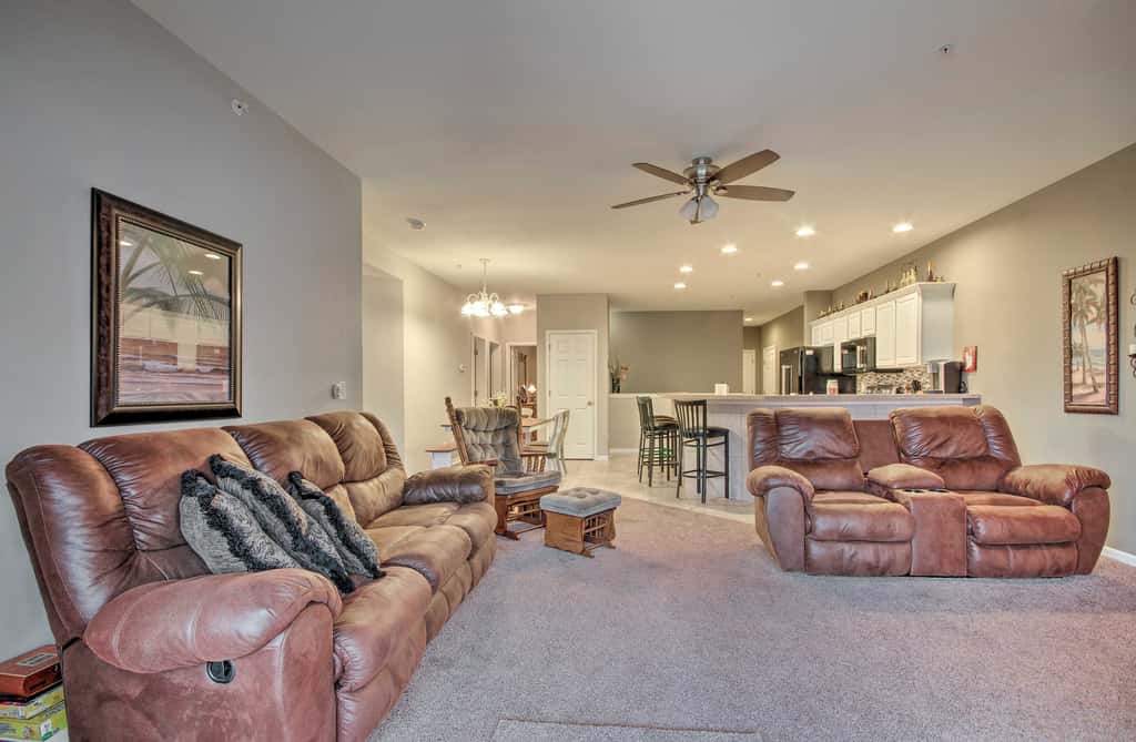Lake-View Patio, Pool Table! Camdenton Family Unit