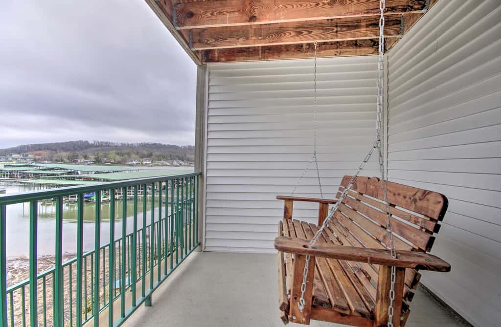 Lake-View Patio, Pool Table! Camdenton Family Unit