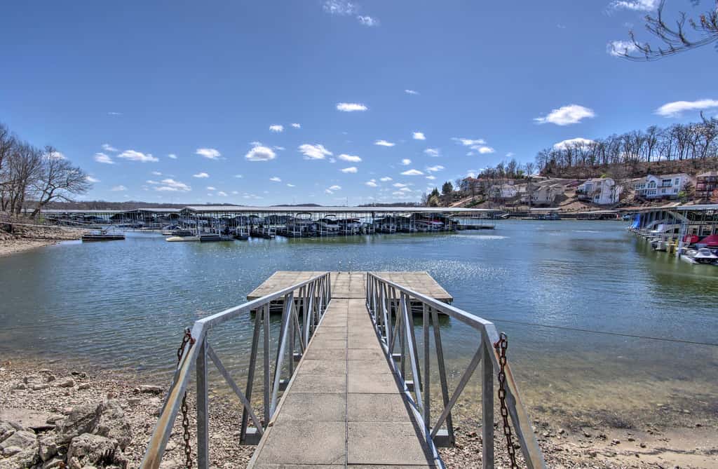 Lake-View Patio, Pool Access! Regatta Bay Condo