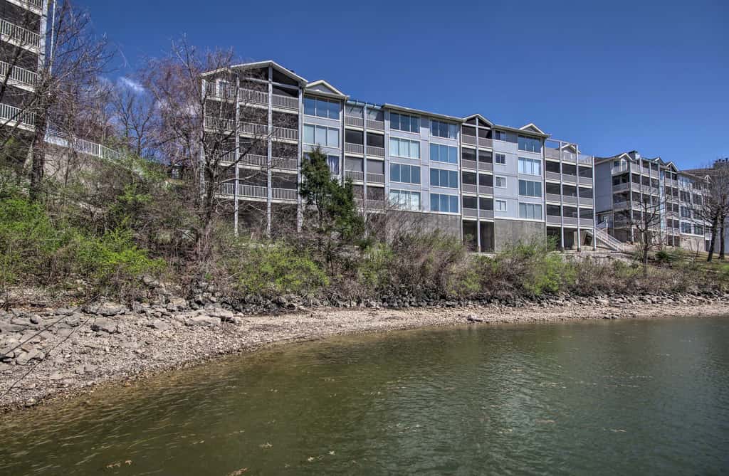 Lake-View Patio, Pool Access! Regatta Bay Condo