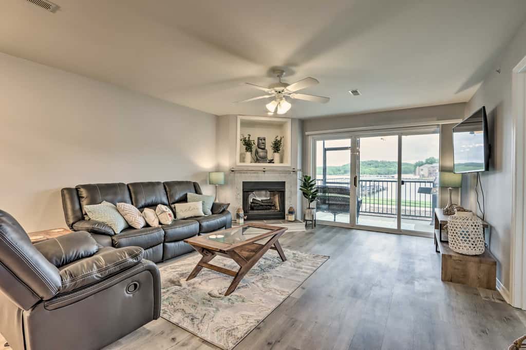 Poolside Fun! Lake-View Camdenton Condo