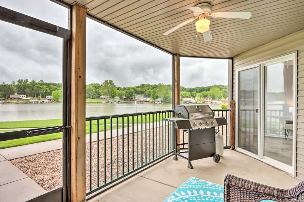 Poolside Fun! Lake-View Camdenton Condo