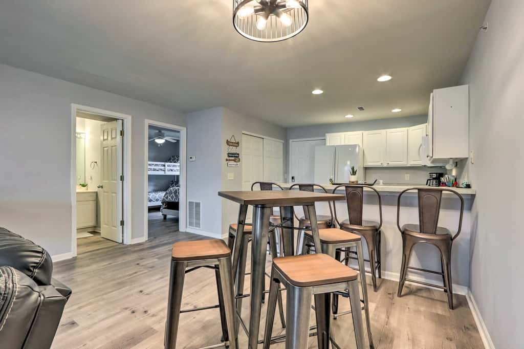 Poolside Fun! Lake-View Camdenton Condo