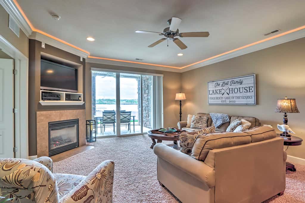 Lakefront Patio, Pool Access! Lands End Condo