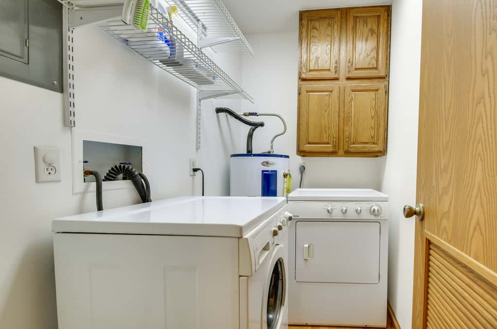 Cozy Lake Ozark Condo Rental w/ Grill, Pool Access