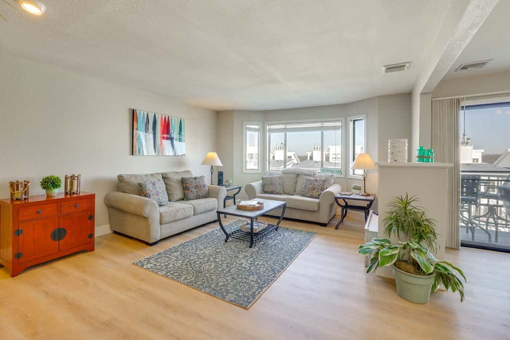 Relax Poolside! Lake-View Retreat in Osage Beach