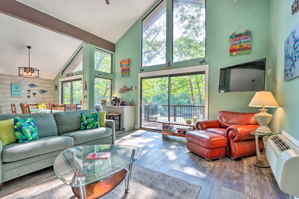 2 Mi to Margaritaville: Lake of the Ozarks Home!