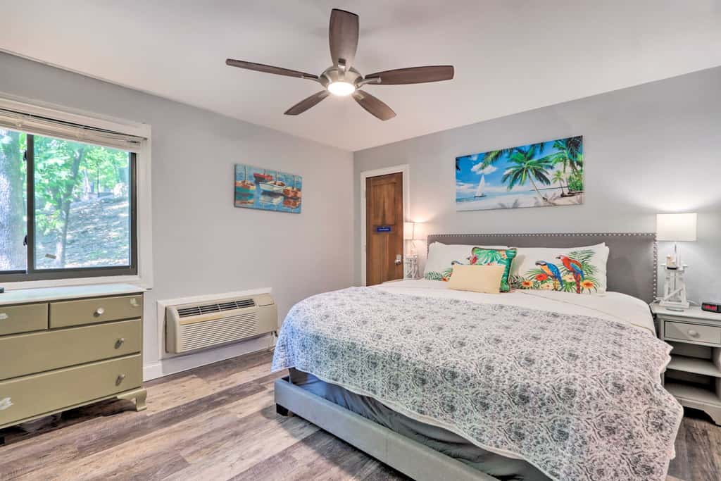 2 Mi to Margaritaville: Lake of the Ozarks Home!