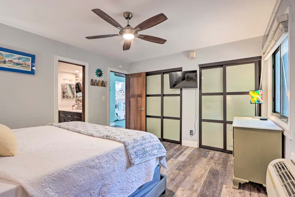 2 Mi to Margaritaville: Lake of the Ozarks Home!