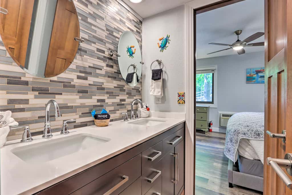 2 Mi to Margaritaville: Lake of the Ozarks Home!