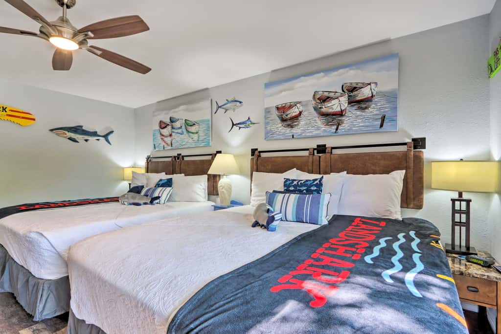 2 Mi to Margaritaville: Lake of the Ozarks Home!