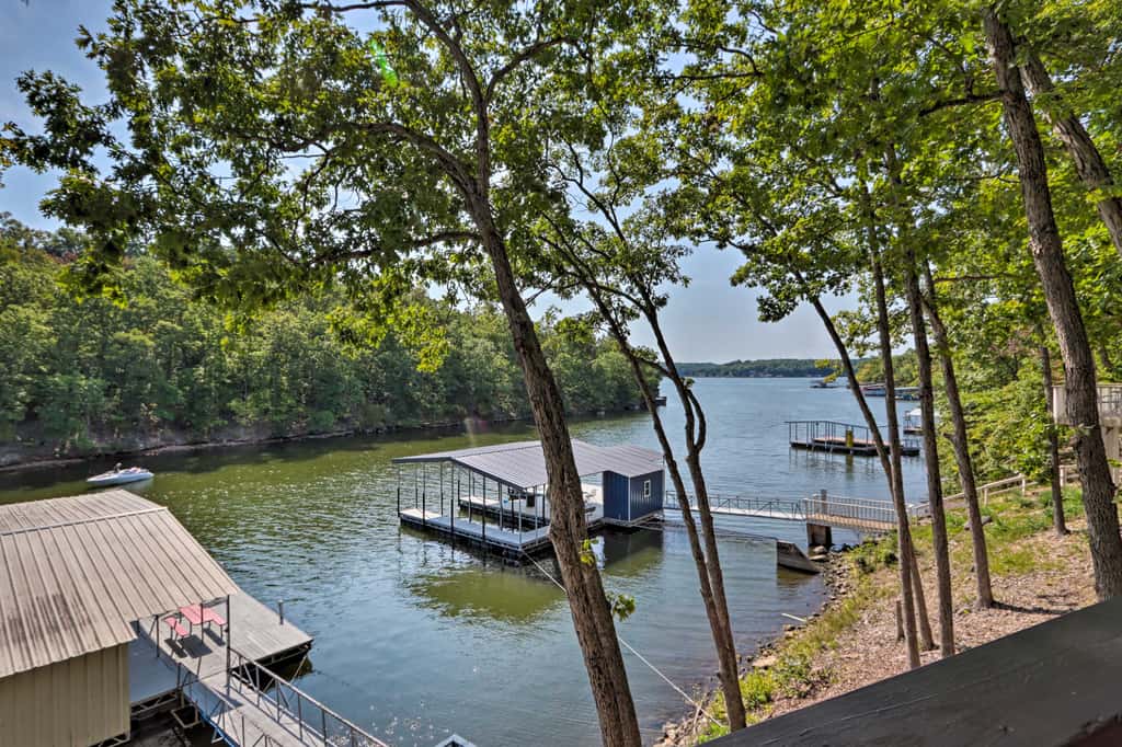 2 Mi to Margaritaville: Lake of the Ozarks Home!